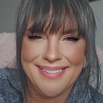 NHS Ward Manager &
Private Aesthetic Practitioner