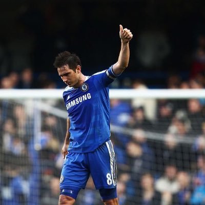 komangtri26's profile picture. 