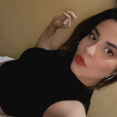 OliviaBeln2's profile picture. me cree esta cuenta porque mis hermanas están cansadas de tener que hacer screen de los tuits 🤣