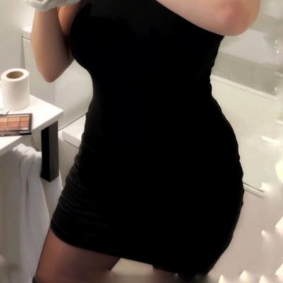 onlylanabanana's profile picture. My boyfriend told me he wants to open the relationship so I created an Onlyfans account. | Small latina with huge juicy boobs. 😈 Enjoy my content👇🏻💦💦💦