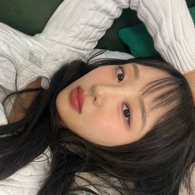 liafIu's profile picture. Jin the type to say 'don't mind if I do' when taking a cookie