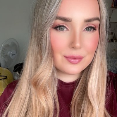 🧜🏻♀️ 26 years old. Fundraiser and a heart warrior. Insta - samanthajane_97.