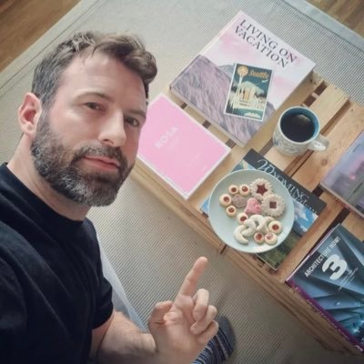 I am Marc Smiths, I am in the field of entrepreneurship. I am a jovial person, very open. I love travelling 🧳 discovering new places, the beach 🏝️, nature.