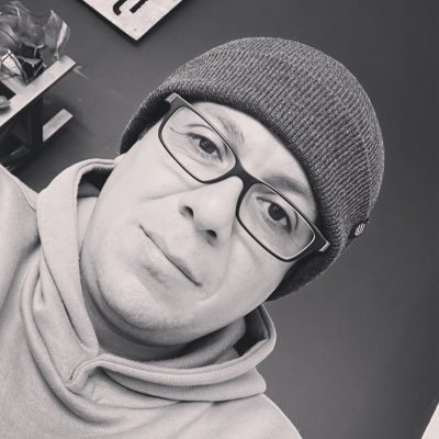 Docente, libre pensador, amante del café y la lectura.