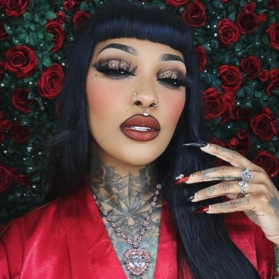 GlamGothBeauty Profile Picture