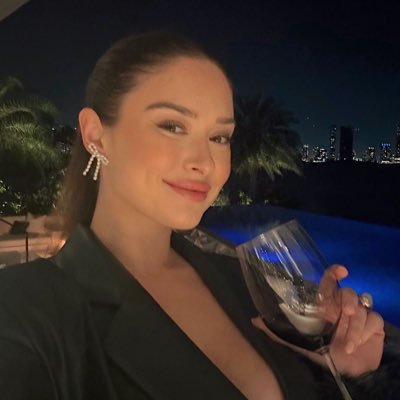 No Limit 🚫 To Greatness | Finance Trade Market Expert 👩💻| Entrepreneur 👜| Full-time Day Trader 📈| Cryptoneur 💹 | Traveler ✈️
