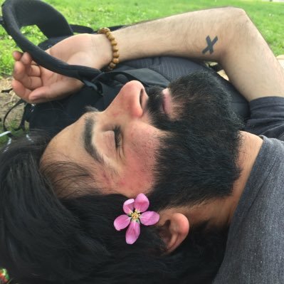 alibleunoirrose's profile picture. Obsessed with existence and sources of life,enjoyer of sounds, observer of things. non-monogamous.  LFC 🔴