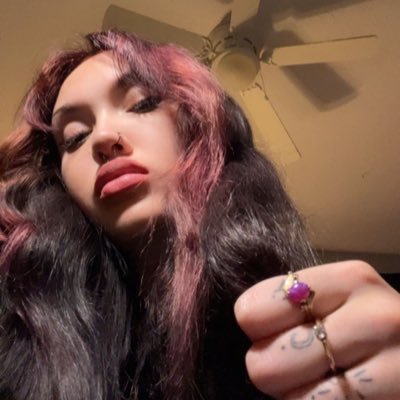 summerrlynnxx's profile picture. deleted @23.6k 🙃 I DONT MAKE CONTENT OF ANY KIND🖤