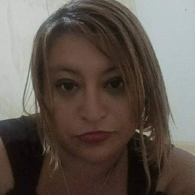 Vivo Donde La Luna se Baña desnuda toda cubierta de espuma, Madre Tia,Hija Etc...
Valdivia/Chile.