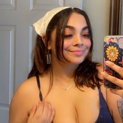 bruja shit 🦋✨🕷🌈🥀🌙🔮//🏳️🌈 leo sun, sag rising, libra moon ✨🧚🏽♀️ iranian&mexican 😤 David 🖤