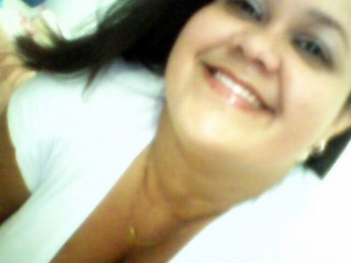 Espontanea, carinhosa, teimosa rsrsrs...
Simplesmente uma pessoa que curte o que tem de melhor na vida!!
Quer me conhecer? Só me seguir rsrsrs Bjus