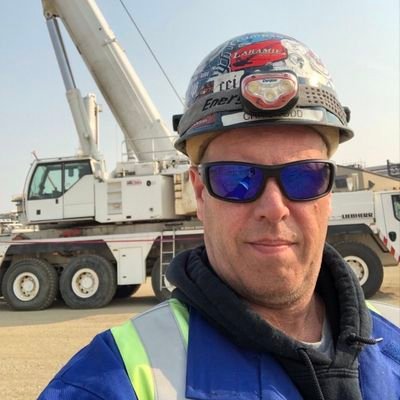 Hi my name is Chris and this is my only account I am a crane operator that lives Southern Alberta Canada🇨🇦  i am single and I'm 52 years young!
