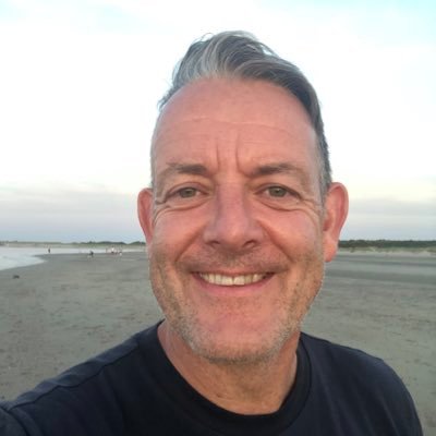 Married to Wendy, father of 3, Working @KPMG as Associate Director, President of KV Fortuna Delft, #korfbal