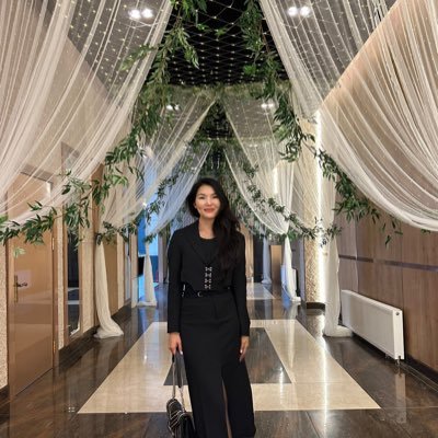 b_zulaa10's profile picture. 🕊