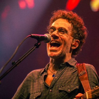 cantor e compositor
fã clube oficial:nando e afeto:zero muito