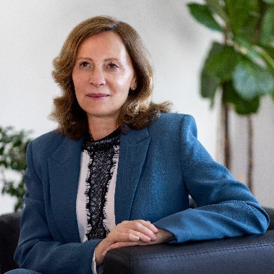 Directora general de @CIEMAT_OPI. Centro de Investigaciones Energéticas Medioambientales y Tecnológicas.
Organismo público adscrito a @cienciagob