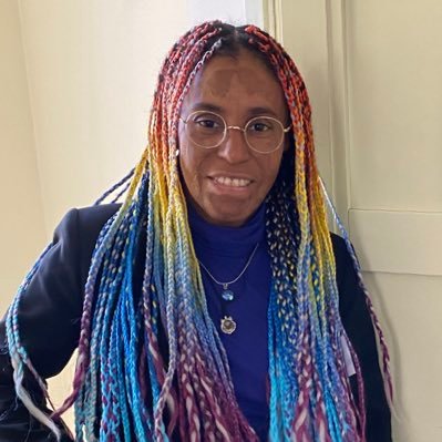 Cis Fem Bi. Autora de #CienciaFicción, ensayista #Queer, activista #LGBTQ, #podcast con @NewBooksNenesp. PhD en @NorthwesternU. Yoruba y Pastafari 🏳️‍🌈🇨🇺
