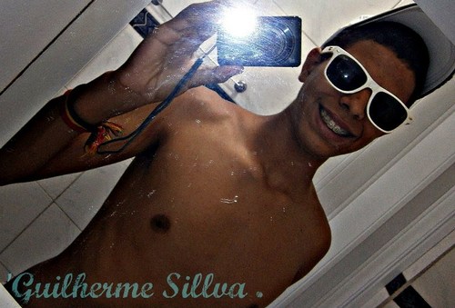 o.O ツSOu melhOr dO que as pessOas pensam, piOr dO que elas imaginam…
As criticas naum me abalam, Os elOgiOs naum me iludem…
SOu o que sOu e naum O que falam…