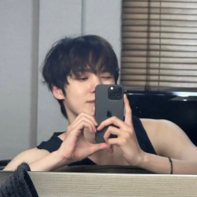 LizVieu's profile picture. 00 Line 📷: _.doodliz._