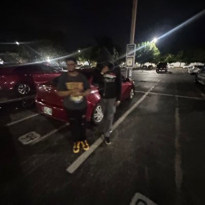 Jaylinconley_45's profile picture. rip bean 💜💛