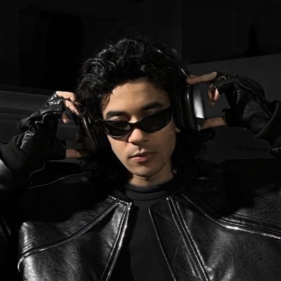 International Fashion Influencer +900K on Instagram