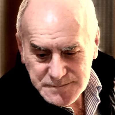 Ossimoro : idealista e pragmatico Di sinistra . Buon senso , rispetto e reciprocità sarebbero graditi