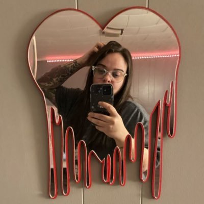 lisonwonderlan's profile picture. if I told you that a flower bloomed in a dark room, would you trust it? 🫀