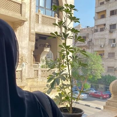 يا ليتني كنتُ طيرًا في العراء فلا ذنبَ عليَّ ولا الآثام تحويني