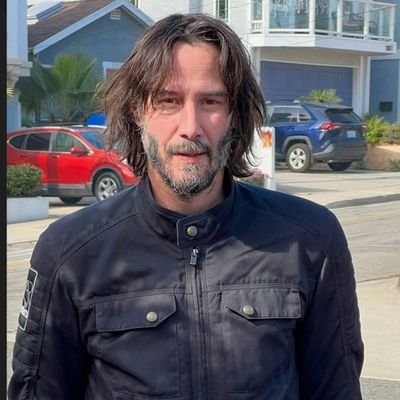 All fake account of Keanu Reeves must be reported and deleted