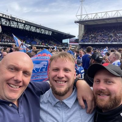 married man with 2 kids. season ticket holder at Ipswich! we are premier league