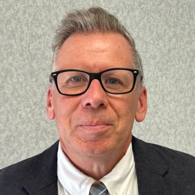 School Superintendent, Itasca District 10, 9th year. Chicago resident and married to a K teacher. Parents to 3 collegiate runners. Avid triathlete.