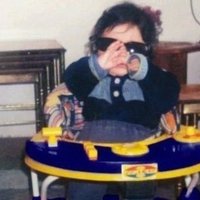 damla (@bakbioluyormu) 's Twitter Profile Photo damla (@bakbioluyormu) 's Twitter Profile Photo