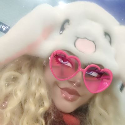 Féministe
ACAB
Détruisons le patriarcat
Life is strange❤️
LGBTQIAP+🏳️🌈