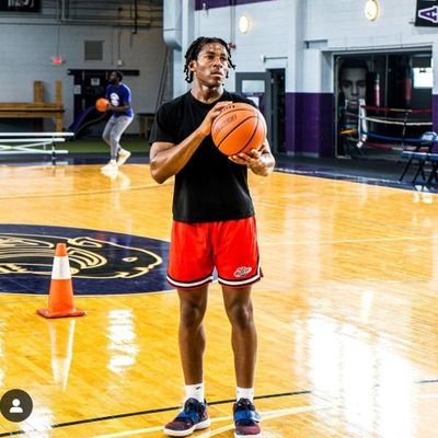 Dumaka1Aja's profile picture. Clark State College 🏫 6'1 CG, 180Ibs 💪🏾Basketball🏀859-818-2099📲