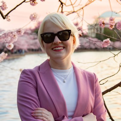 Vision is overrated. 💗🕶 Creator of Blonde & Blind. She/Her