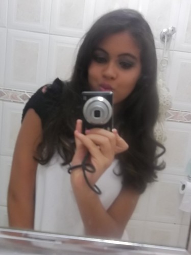 Não perco tempoO odiandoO quem me odeia poiis estou muiitooO ocupada amando quem me ama..
Nosso Amor éh Eterno nunca Acabou te amuh...
