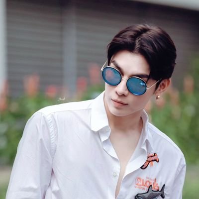 With unconditional love Mew Suppasit ♡MS•91🎤