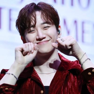 🍀🌻🤭2PM을 사랑하고 그 중 준호를 아주많이🤗💛준호의 모든 계절에 끝없는 응원을 보내고,준호가 이끄는 길을 무조건 따라가는 중임🤗준호 is 뭔들👍🏻 모두 애쓰지 않아도 행복하기를~소소함에도 행복을 느낄 수 있기를🙏🏻🌻들숨에 건강,날숨에 재력을~화잊팅🙏🏻🤗💛