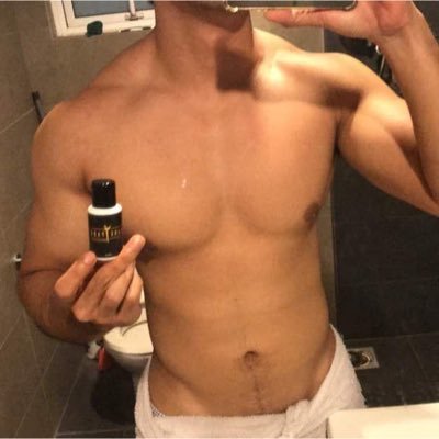 Saudagar produk kesihatan lelaki. Tegap, padat, hebat.