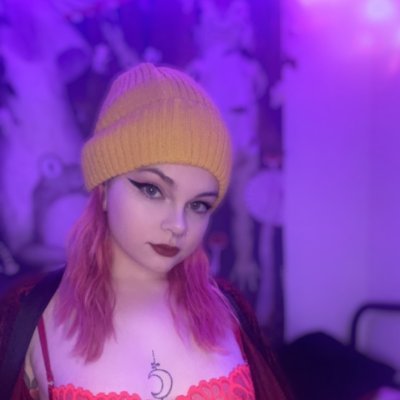 Charlotte199030's profile picture. 18+ Content creator.

Cum and play together Daddy!😍