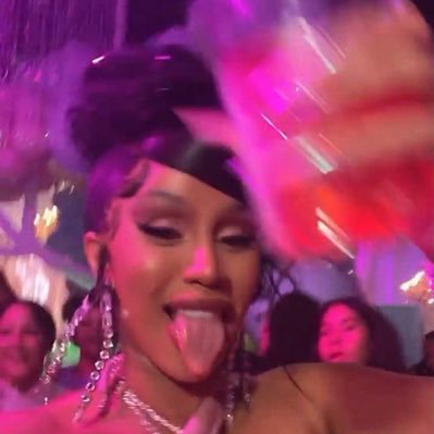 lifeiftheparty9's profile picture. 