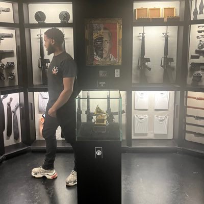 🌙#MoonManGang🌙 Long Live My Young Gods Solo & Baboo😷 Long Live The Reeper!🦅🦅 #NoLabels Khalia & Royalty🤞🏽👨👧👧❤️🧬