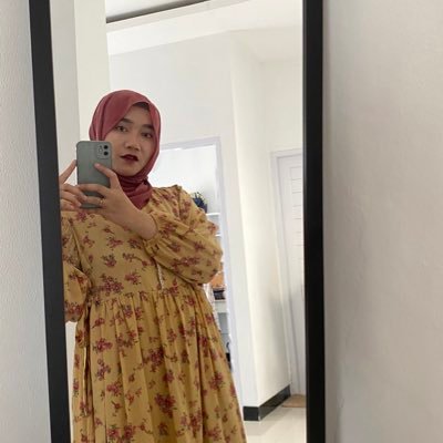 yeahtiff's profile picture. time, curious time—gave me no compasses, gave me no signs. were there clues i didn’t see?