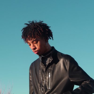 auraisme's profile picture. real eyes realize real lies