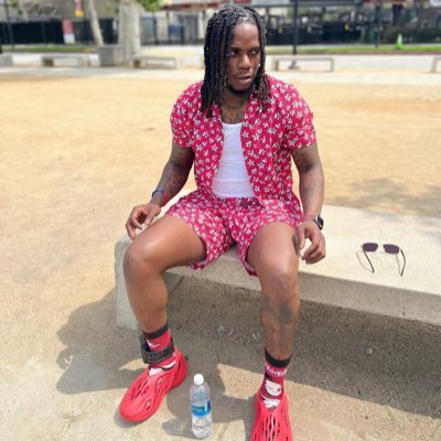 Fav_Rifa's profile picture. Learn of wisdom. You can be better by YourSelf