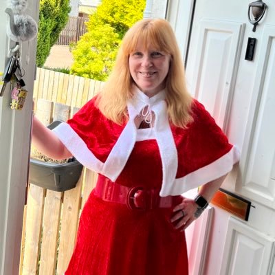 stelliedaydream's profile picture. Wannabe hippy chick, lover of 60s , 70s and 80s music. Newly qualified TEFL (Teaching English As A Foreign Language) teacher ❤️