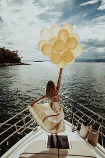4. For beautiful clothes and worthy people, you should work hard.💐💐