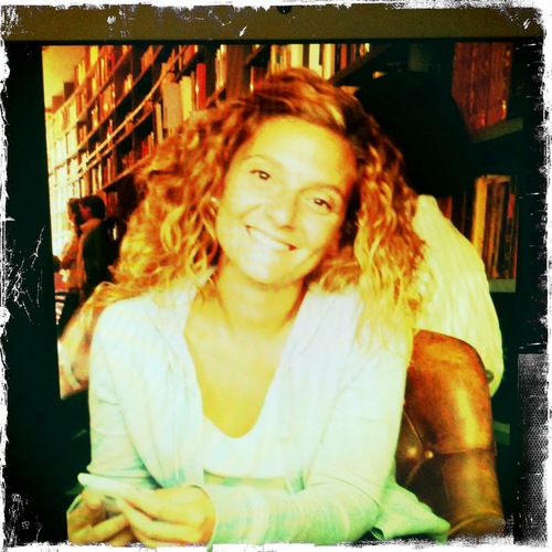 valeriaoneto's profile picture. 