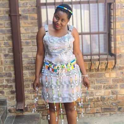 Blacksmith by trade 🔨 | Transnet Young Leaders Programme grad from @HenleyAfrica 🎓 | Singing 🎤, reading 📚, and hiking enthusiast 🏞️ | Molobedu
