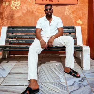 Christian|Lawyer| I'm an events and portrait photographer, based in and around London Instagram - @tundeosunmedia